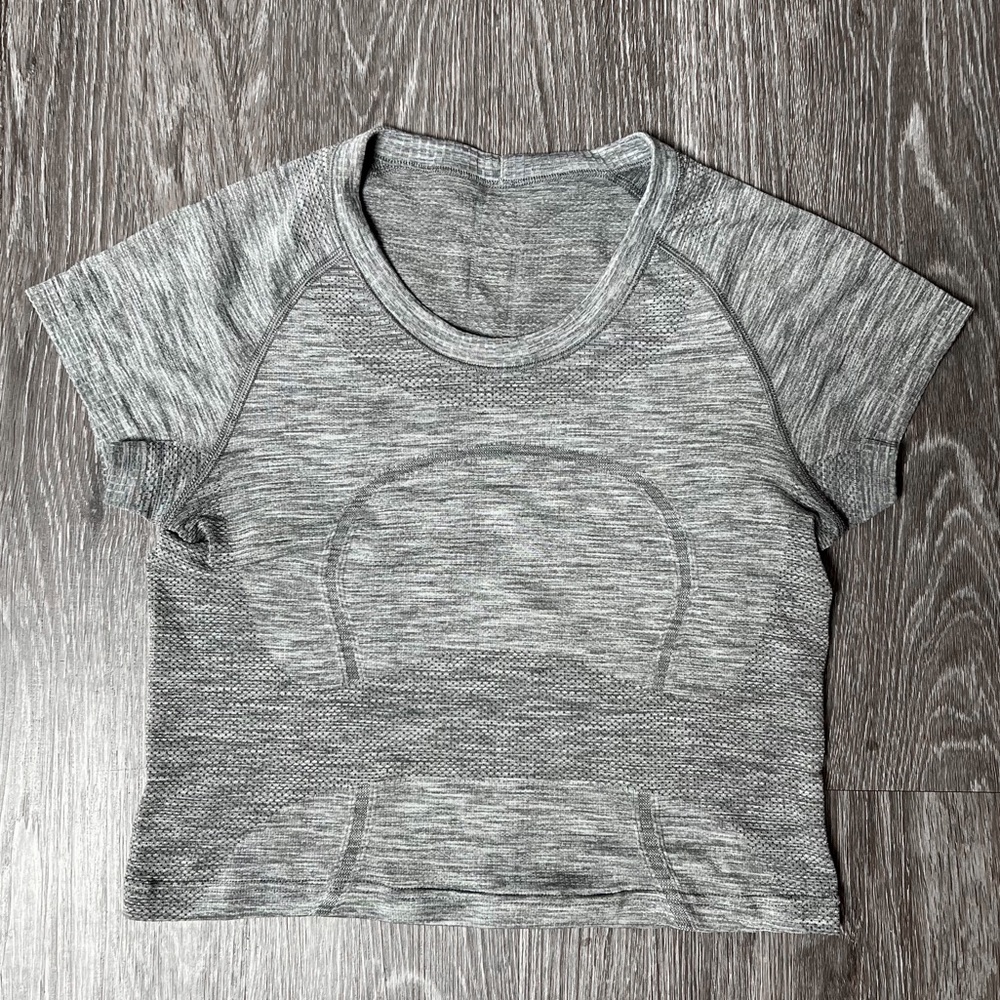 Slate/white grey swiftly short sleeve crop top